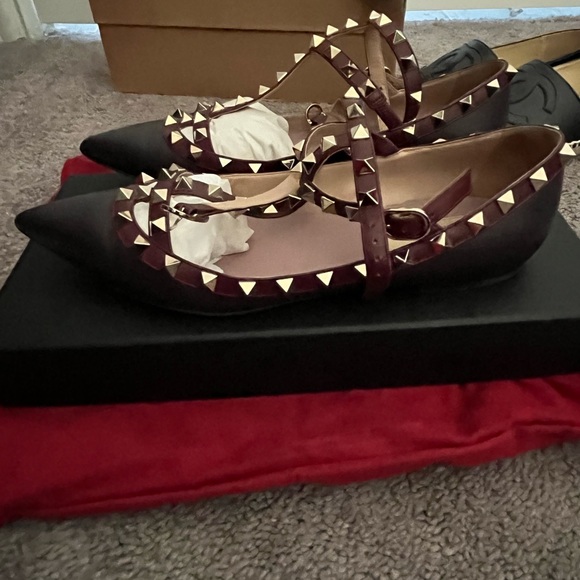 valentino rock stud flats in good condition. price negotiable - Picture 5 of 7